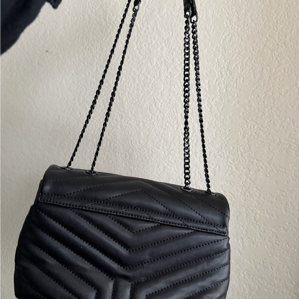 Yves Saint Laurent Black Chevron Shoulder Bag - Picture 2 of 4